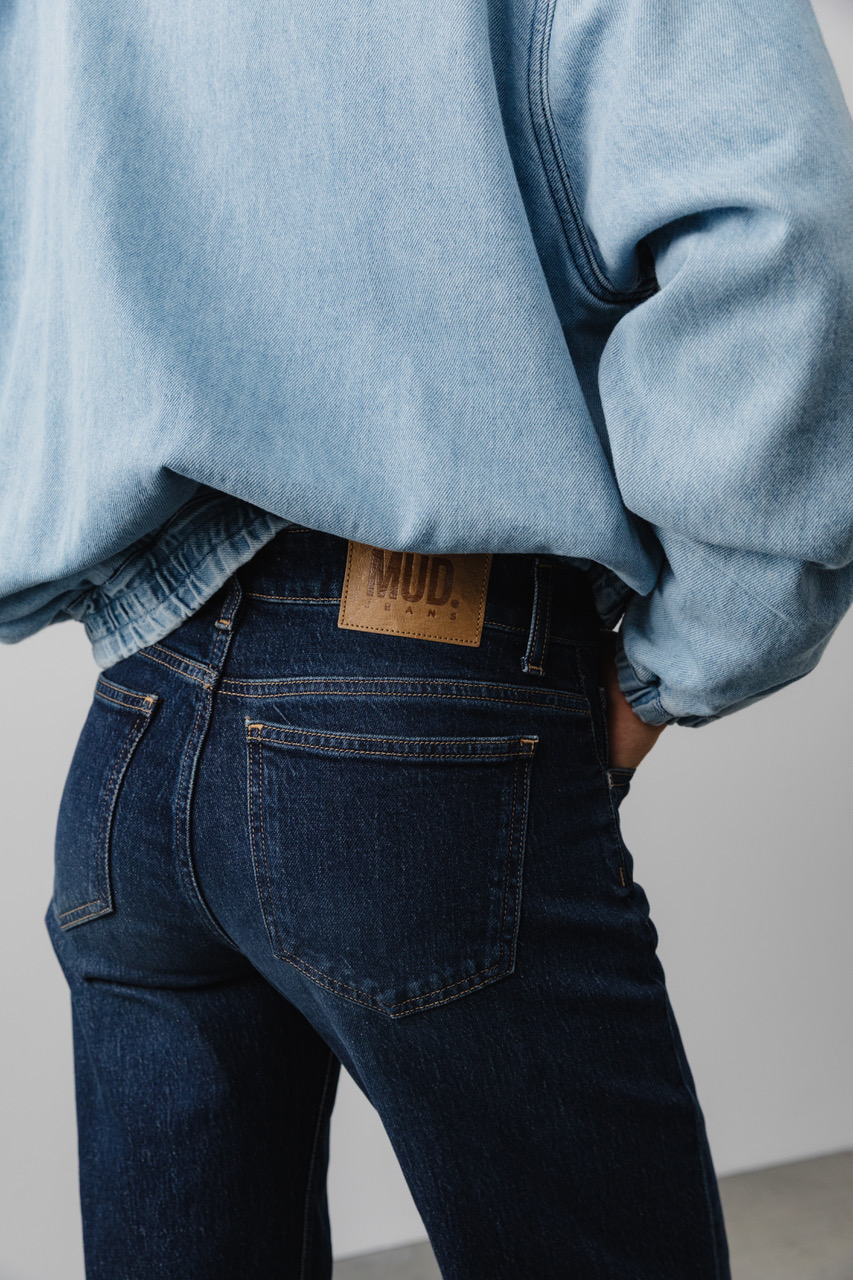 MUDJeans. FW25. Cleo. Rustic Blue + Sue Jacket cropped